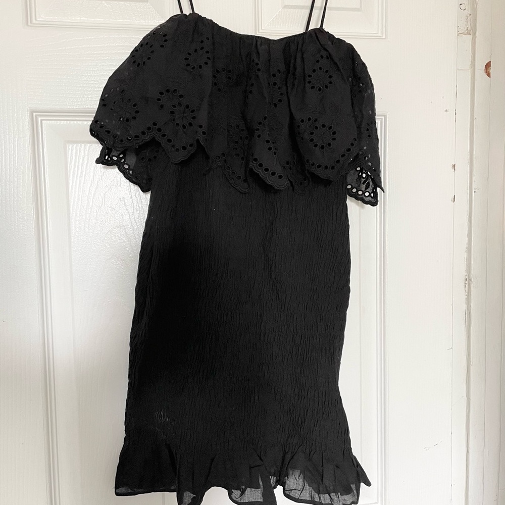 Zara size M black mini eyelet bodycon dress (never been worn)